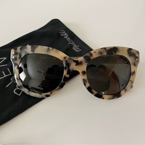 Madewell Tortoise Sunglasses - like new!